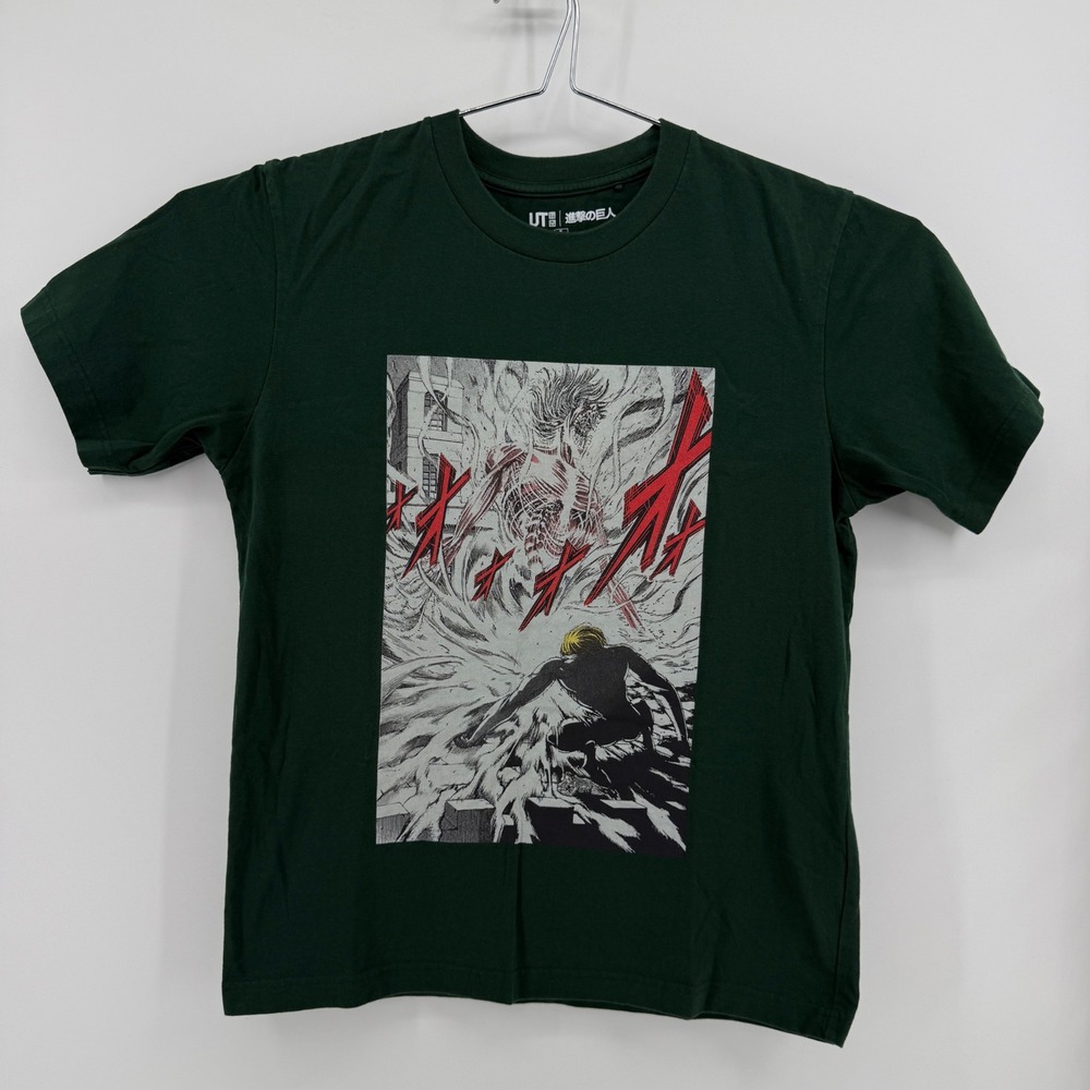 Uniqlo T-Shirt Mens M Green Solid Cotton Attack on Titan Manga Graphic Tee